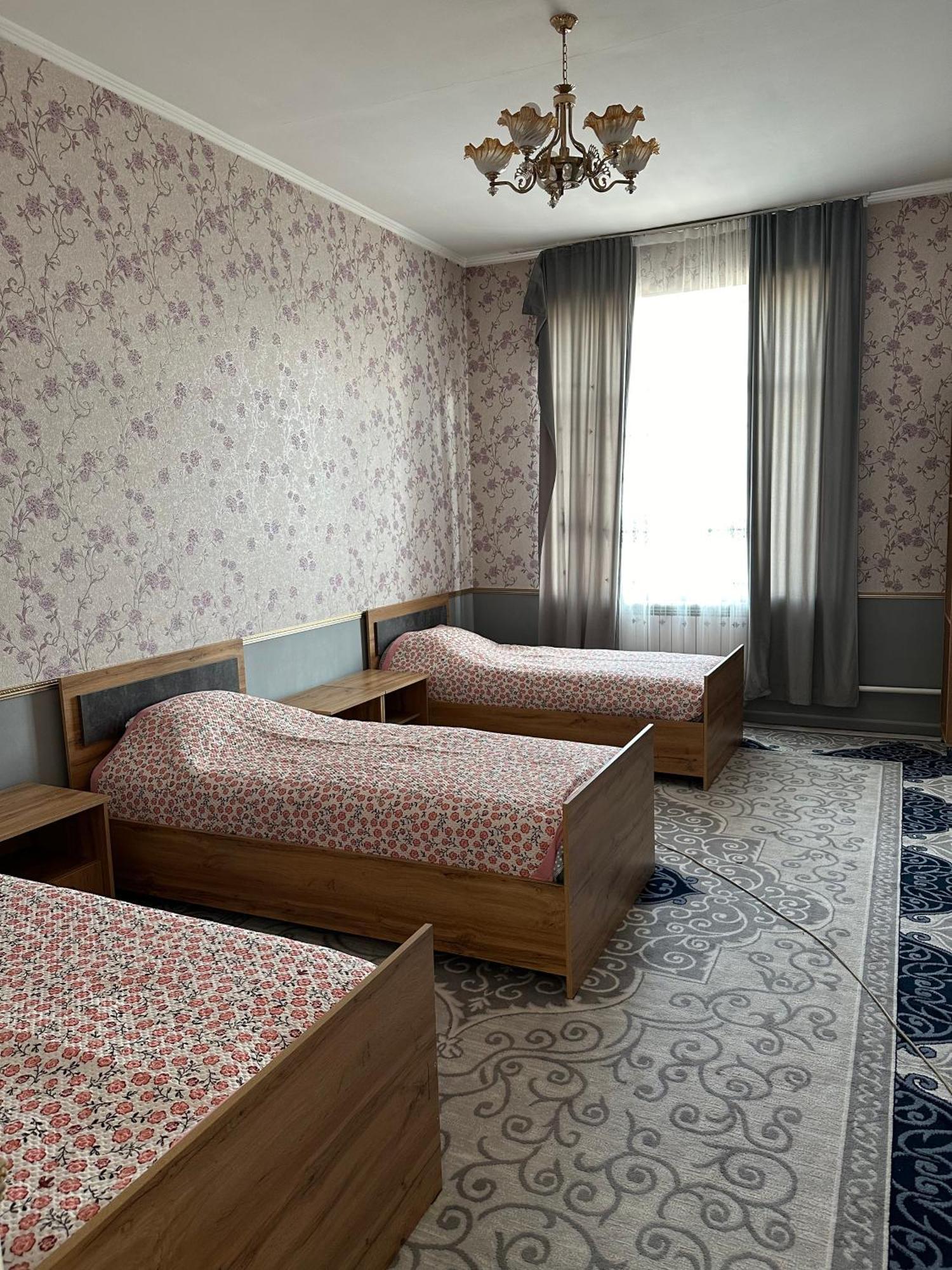 Sunny Hostel Oš Esterno foto